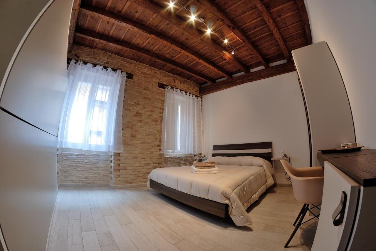 B&B Del Corso Loreto Exterior photo